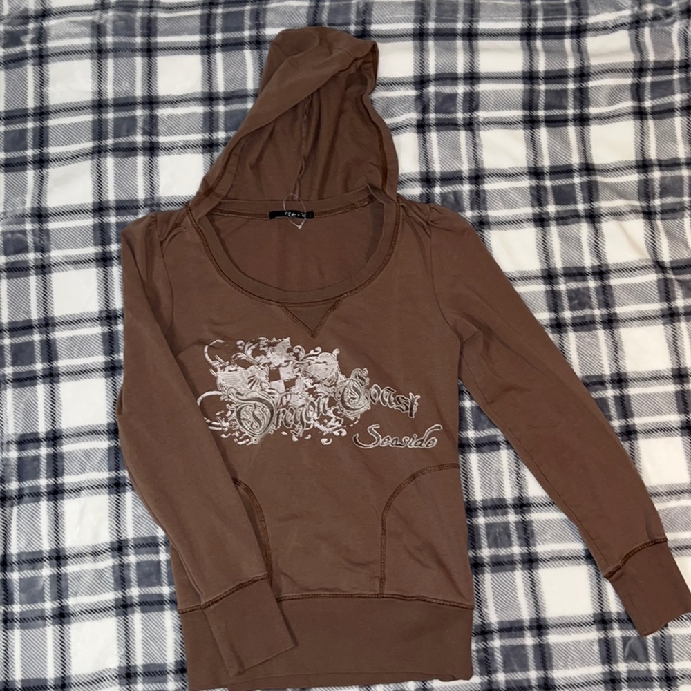 super adorable vintage never worn brown long sleeve with a hood. size small